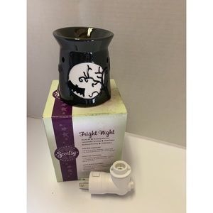 Brand New Scentsy Plug in Warmer